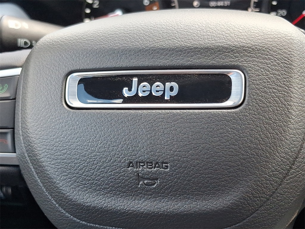 Vehicle image 20 of 21