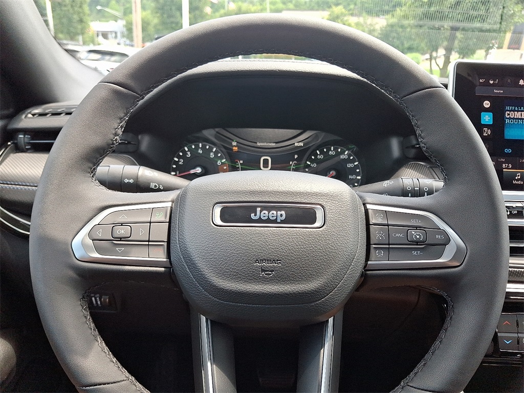 Vehicle image 9 of 21
