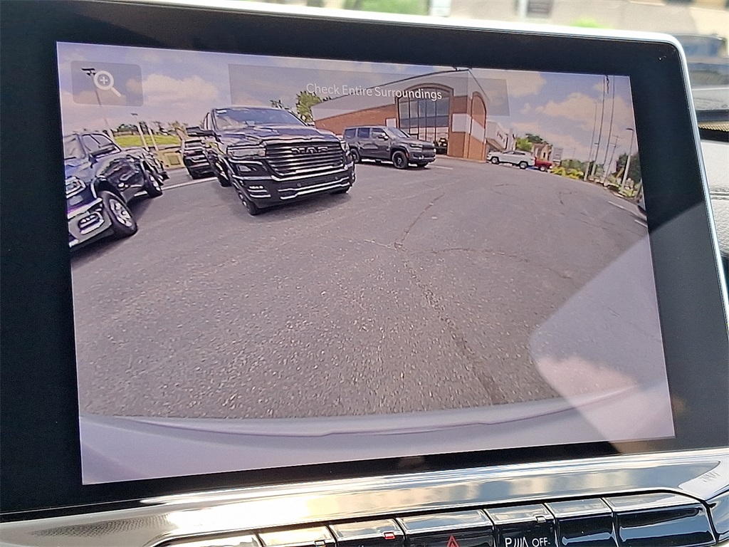 Vehicle image 15 of 21