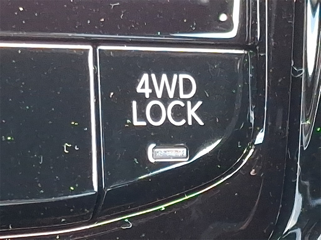 Vehicle image 16 of 21