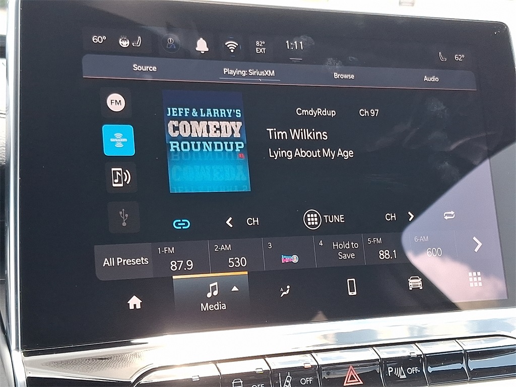 Vehicle image 11 of 21