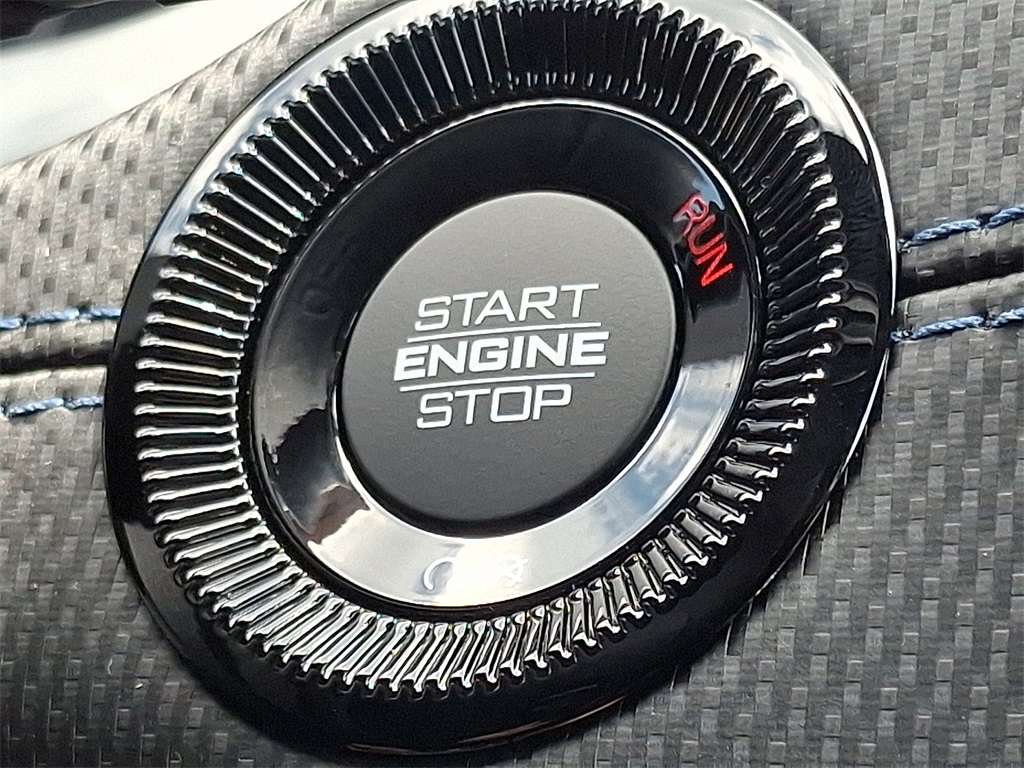 Vehicle image 10 of 21