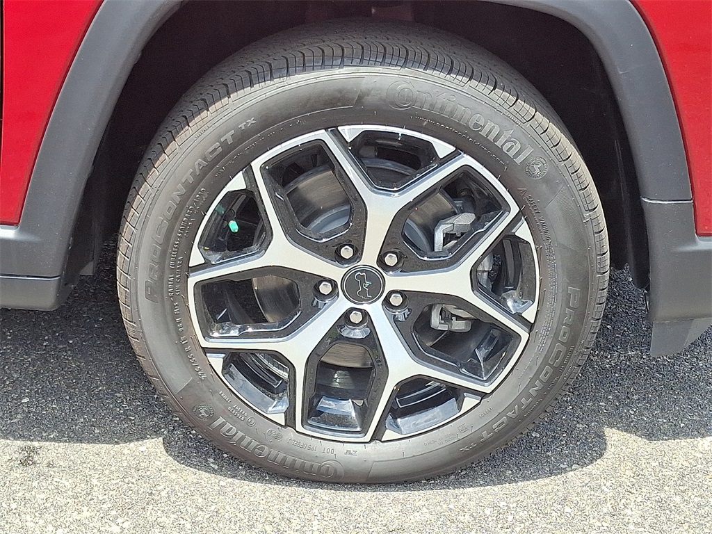 Vehicle image 8 of 21