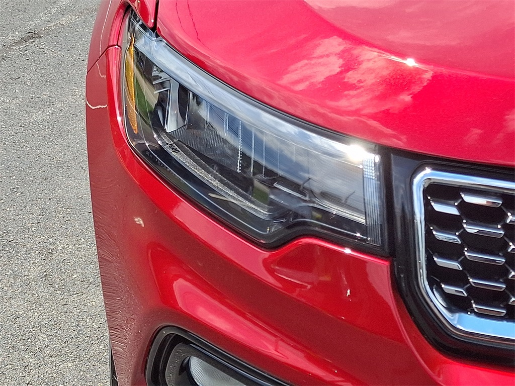 Vehicle image 19 of 21