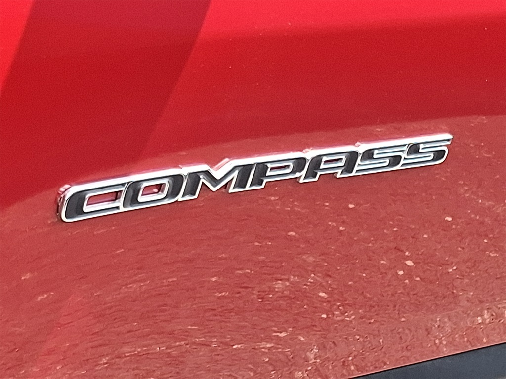 Vehicle image 18 of 21