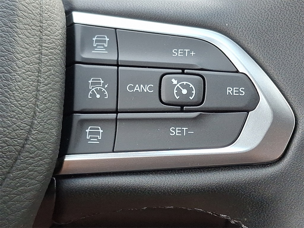 Vehicle image 20 of 21