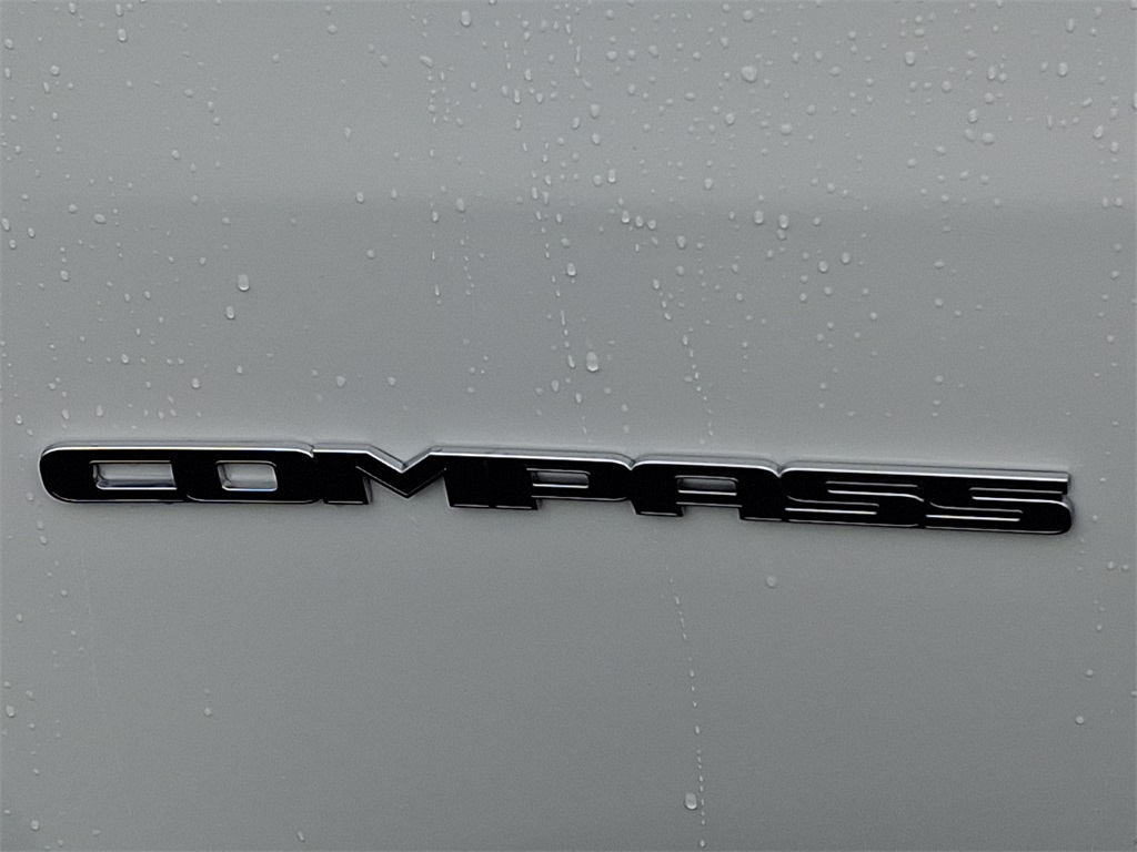 Vehicle image 14 of 15