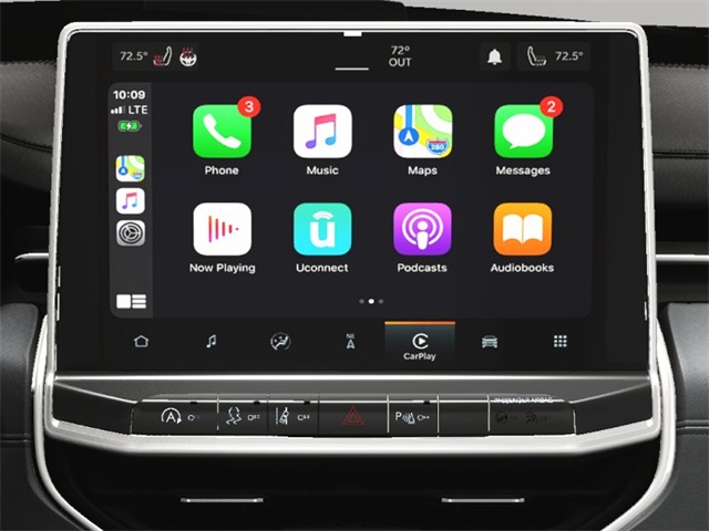 Vehicle image 23 of 28