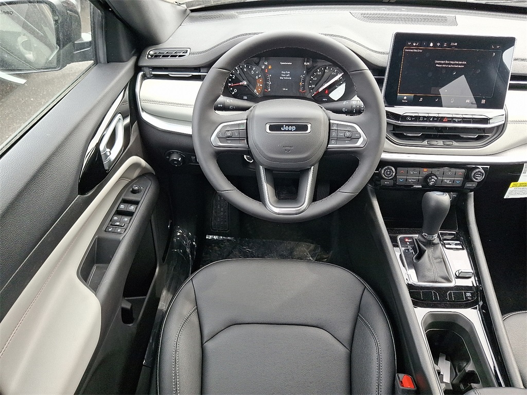 Vehicle image 11 of 22