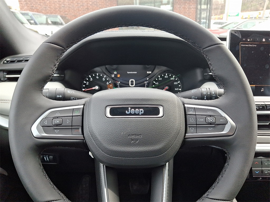 Vehicle image 19 of 22