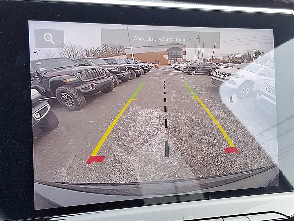 Vehicle image 18 of 22