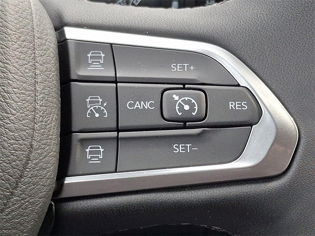 Vehicle image 21 of 22