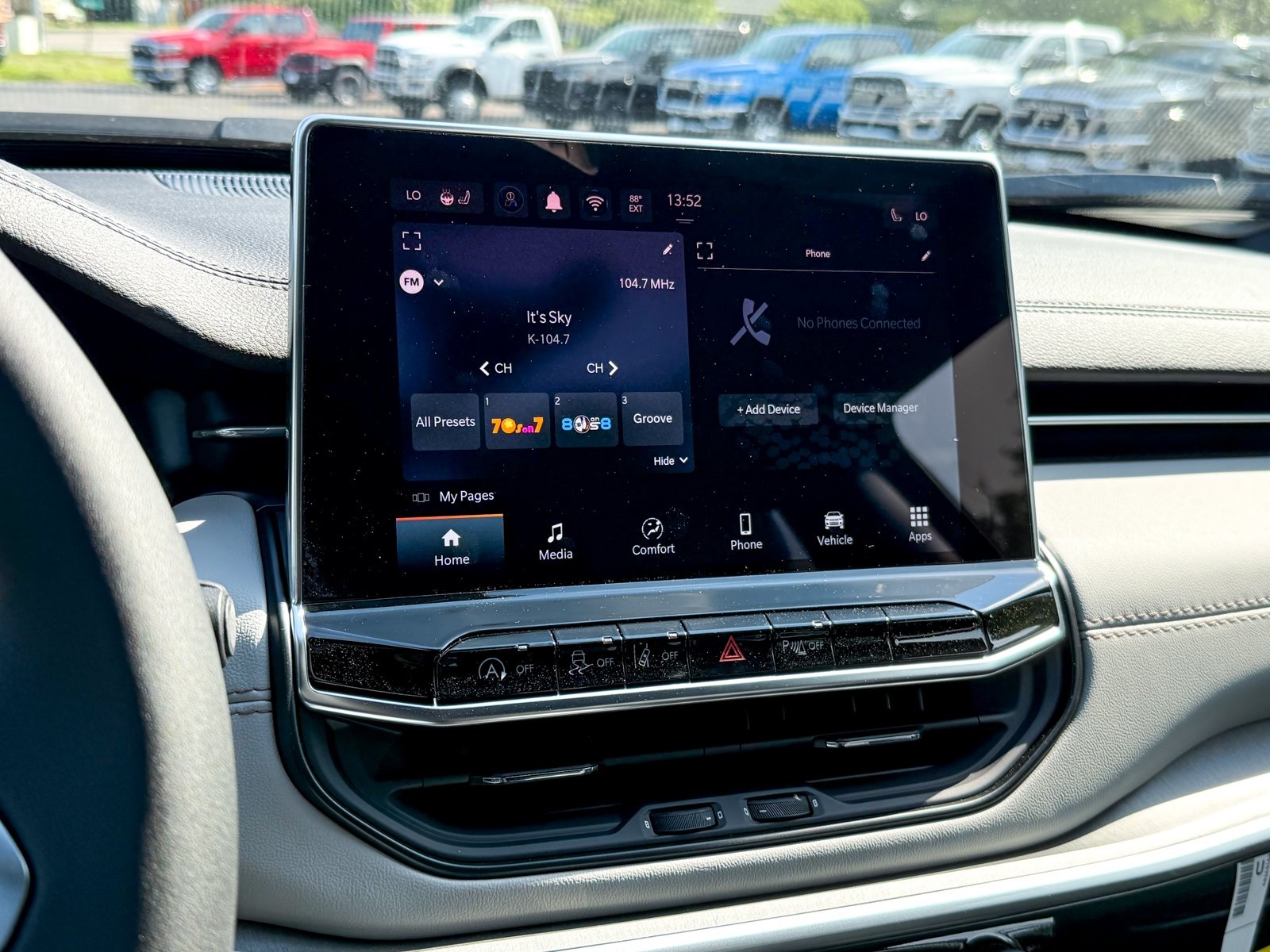 Vehicle image 21 of 38