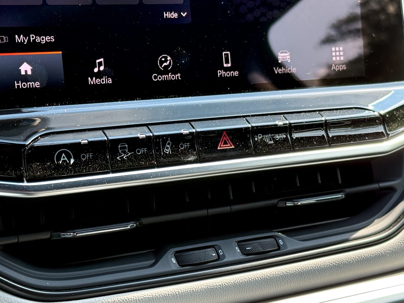 Vehicle image 34 of 38