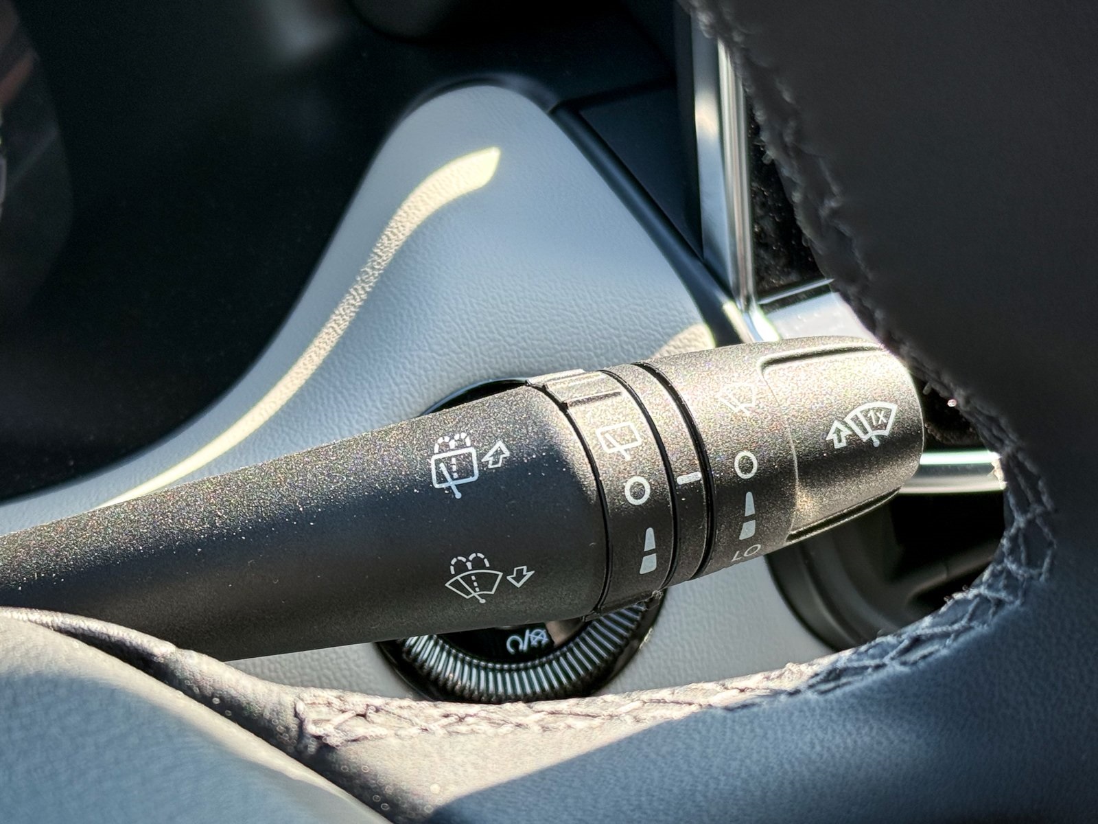 Vehicle image 31 of 38