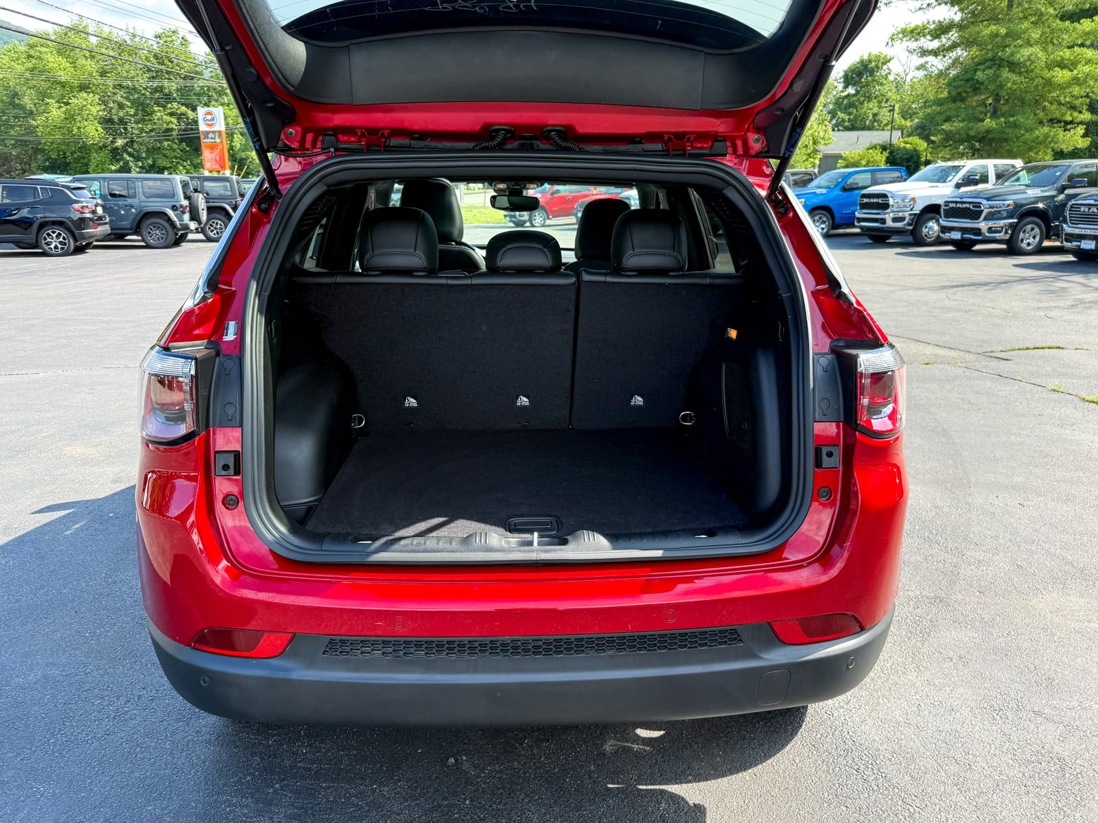 Vehicle image 11 of 38