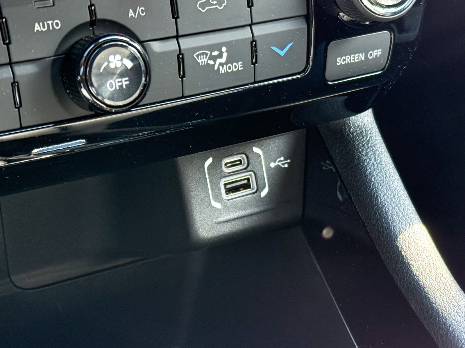 Vehicle image 24 of 38