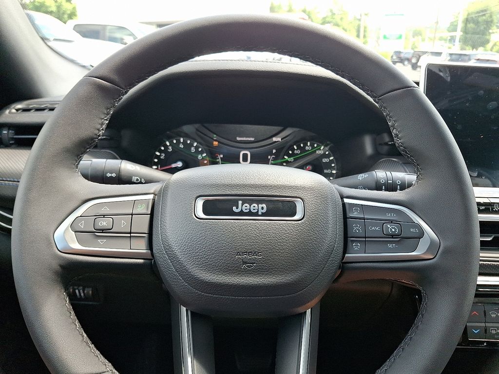 Vehicle image 9 of 21