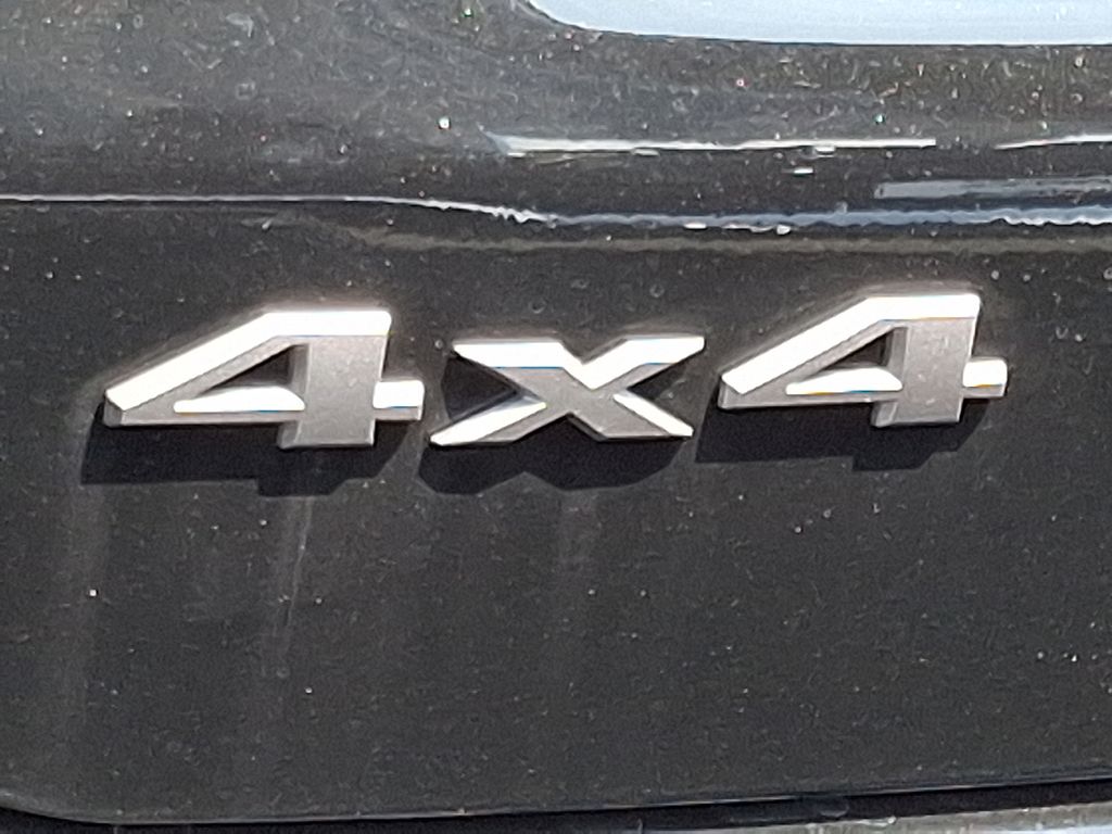 Vehicle image 20 of 21