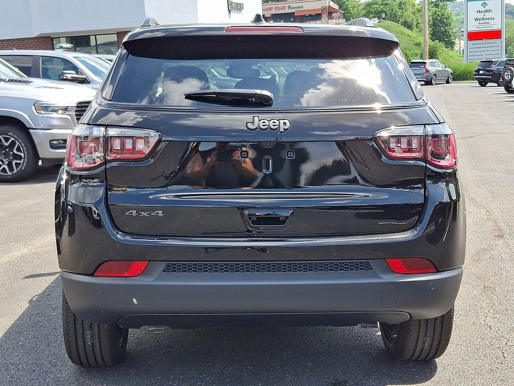 Vehicle image 6 of 21