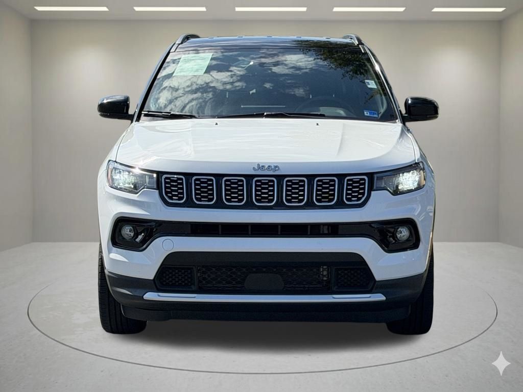 2025 Jeep Compass Limited Image 2 of 30
