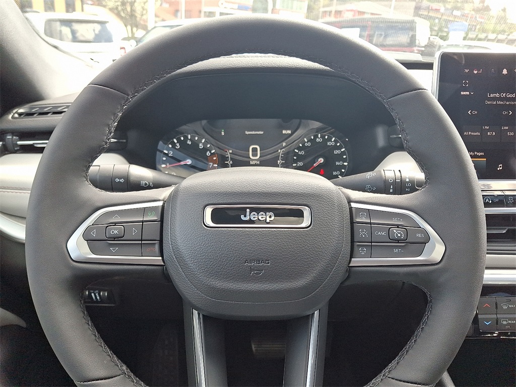 Vehicle image 18 of 22