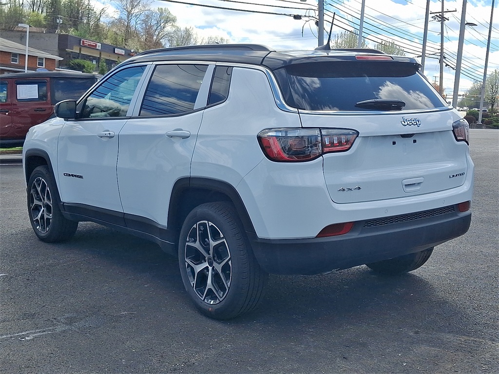 Vehicle image 7 of 22