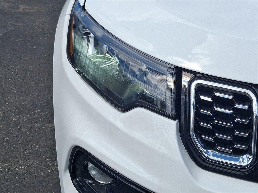Vehicle image 9 of 22