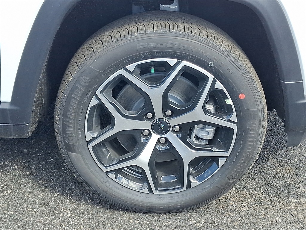 Vehicle image 8 of 22
