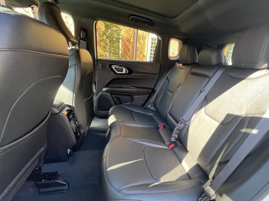 Vehicle image 9 of 18