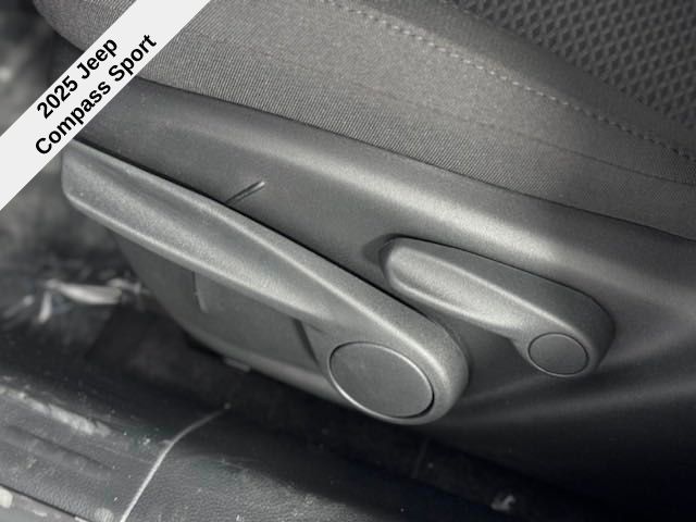 Vehicle image 22 of 35