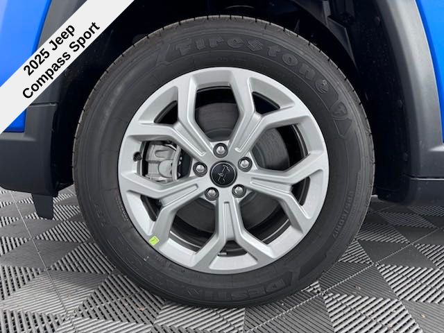Vehicle image 11 of 35