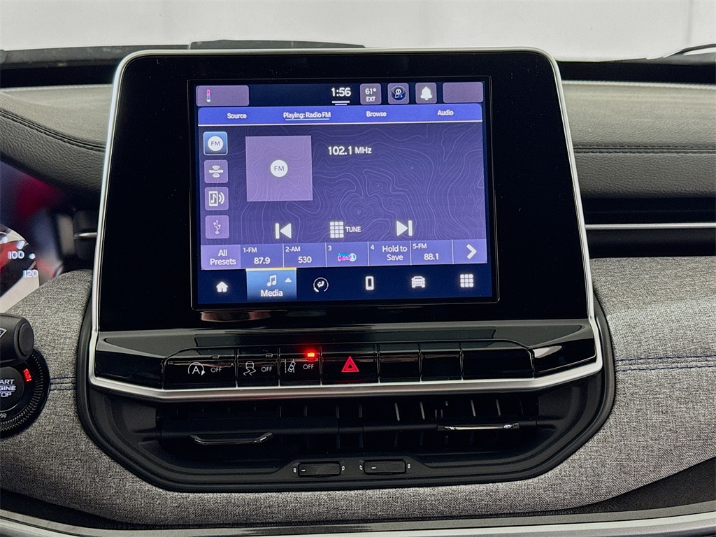 Vehicle image 14 of 29