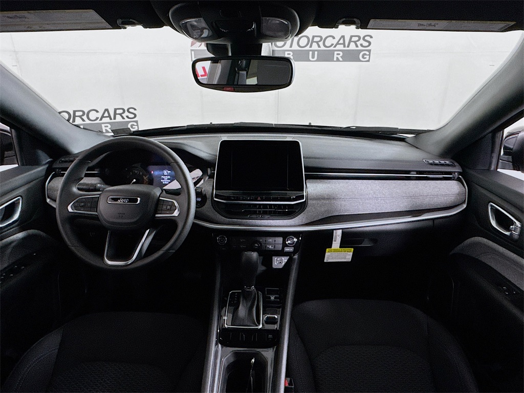 Vehicle image 26 of 29