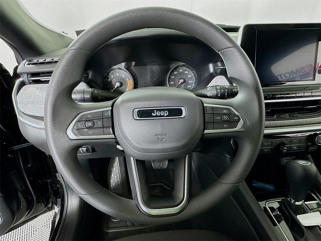 Vehicle image 11 of 29