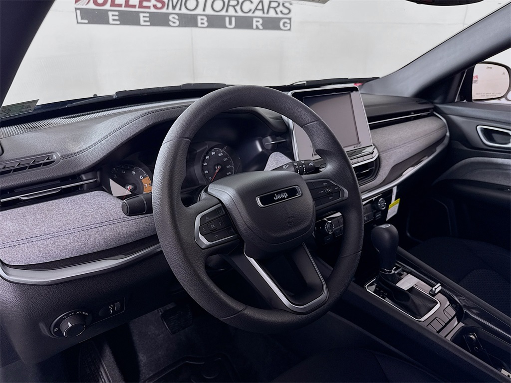 Vehicle image 9 of 29