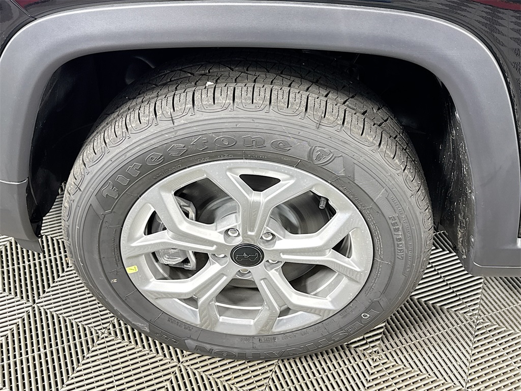 Vehicle image 28 of 29
