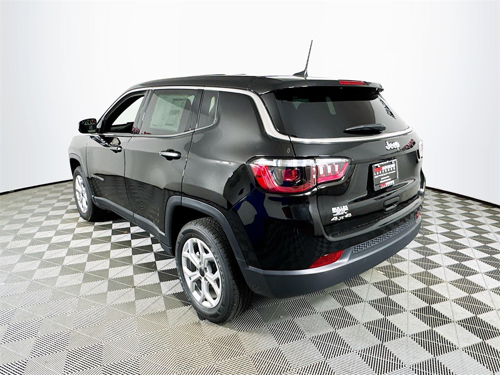 Vehicle image 7 of 29