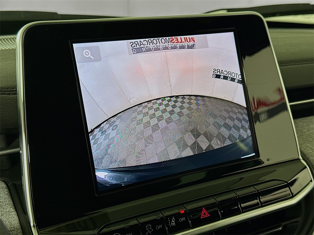 Vehicle image 13 of 29