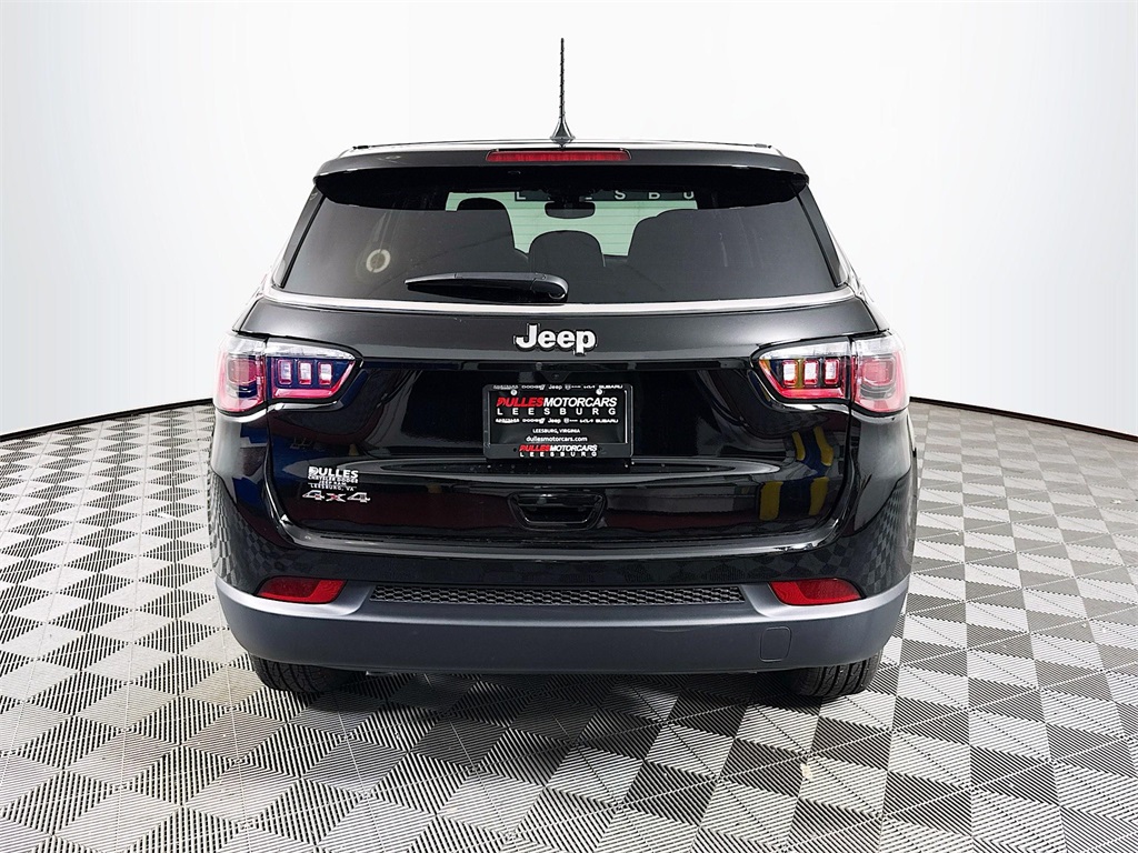 Vehicle image 6 of 29
