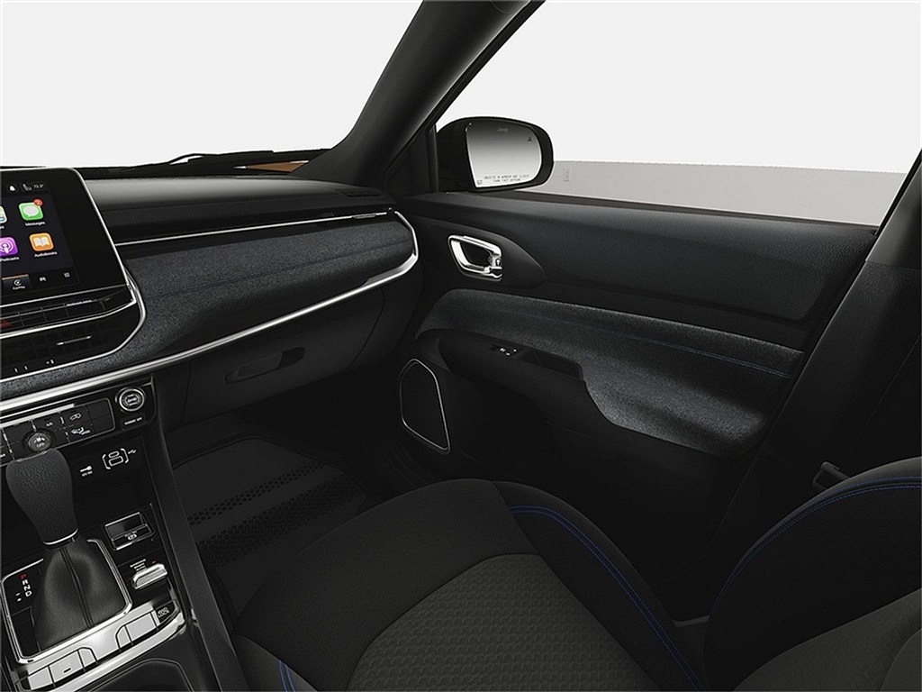 Vehicle image 21 of 28