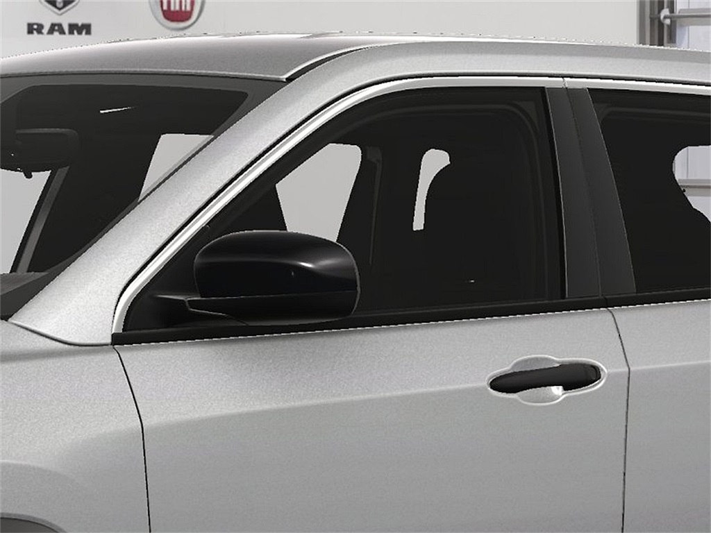 Vehicle image 15 of 28