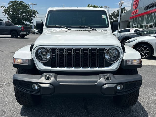 2025 Jeep Gladiator Nighthawk Image 2 of 26