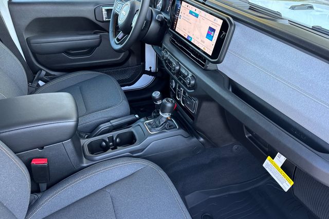 2025 Jeep Gladiator Sport S Image 15 of 26