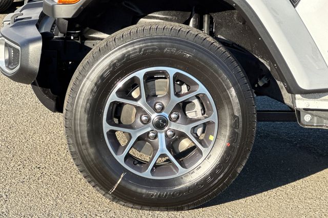 2025 Jeep Gladiator Sport S Image 24 of 26