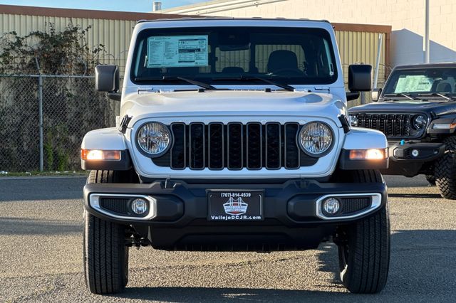 2025 Jeep Gladiator Sport S Image 3 of 26