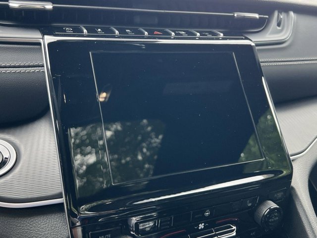 Vehicle image 10 of 20