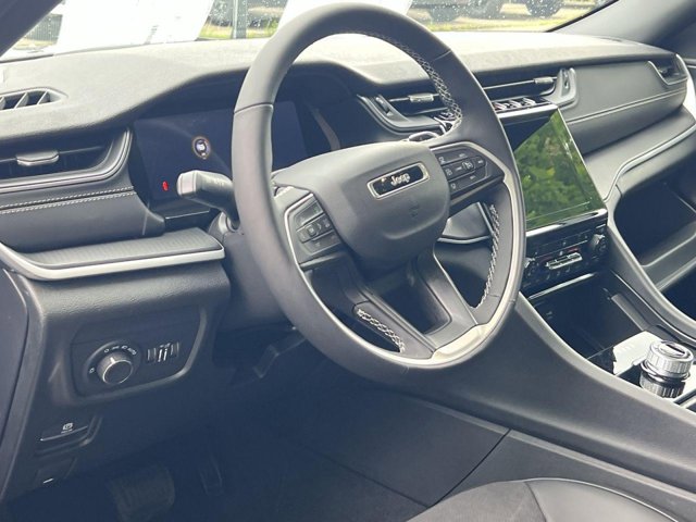 Vehicle image 8 of 20