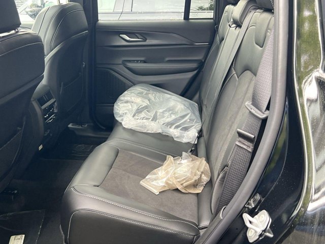 Vehicle image 14 of 20