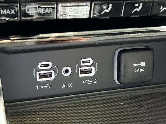 Vehicle image 17 of 20